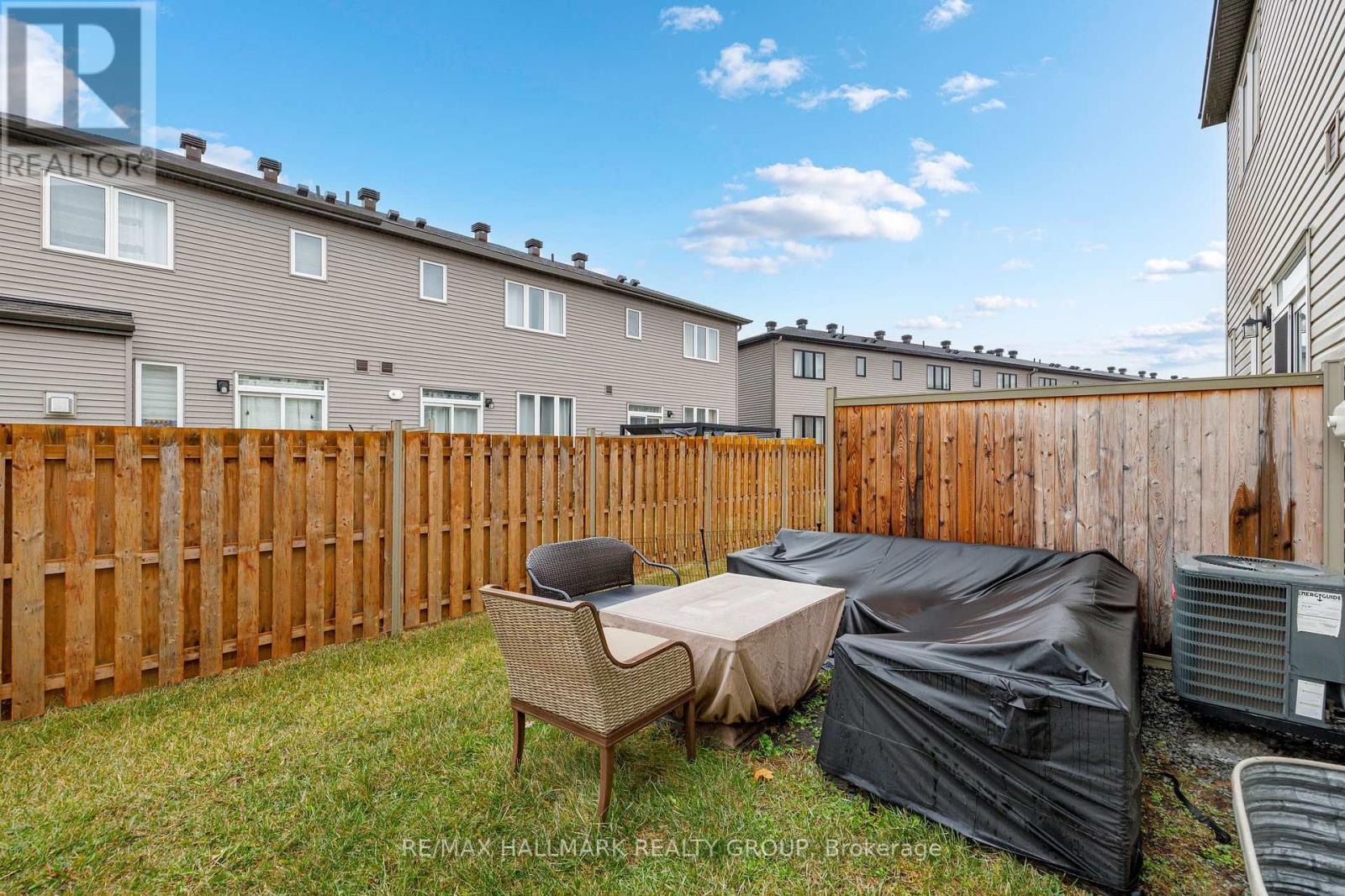 836 DYNASTY STREET E Ottawa