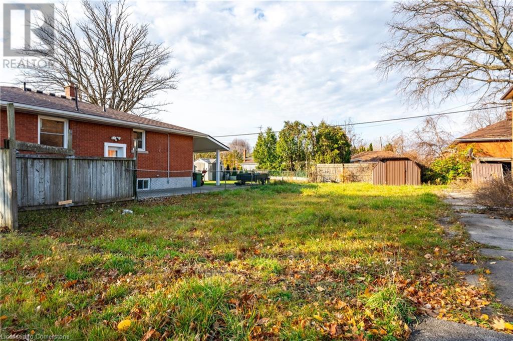 270 East 43rd Street, Hamilton, Ontario  L8T 3E1 - Photo 2 - 40682667