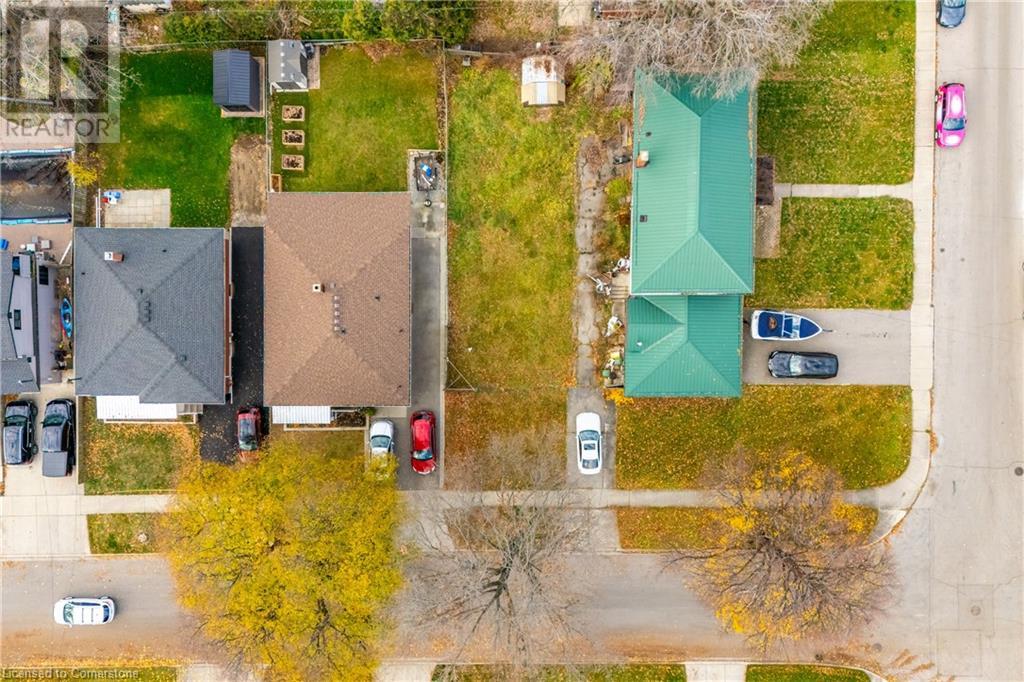 270 East 43rd Street, Hamilton, Ontario  L8T 3E1 - Photo 5 - 40682667