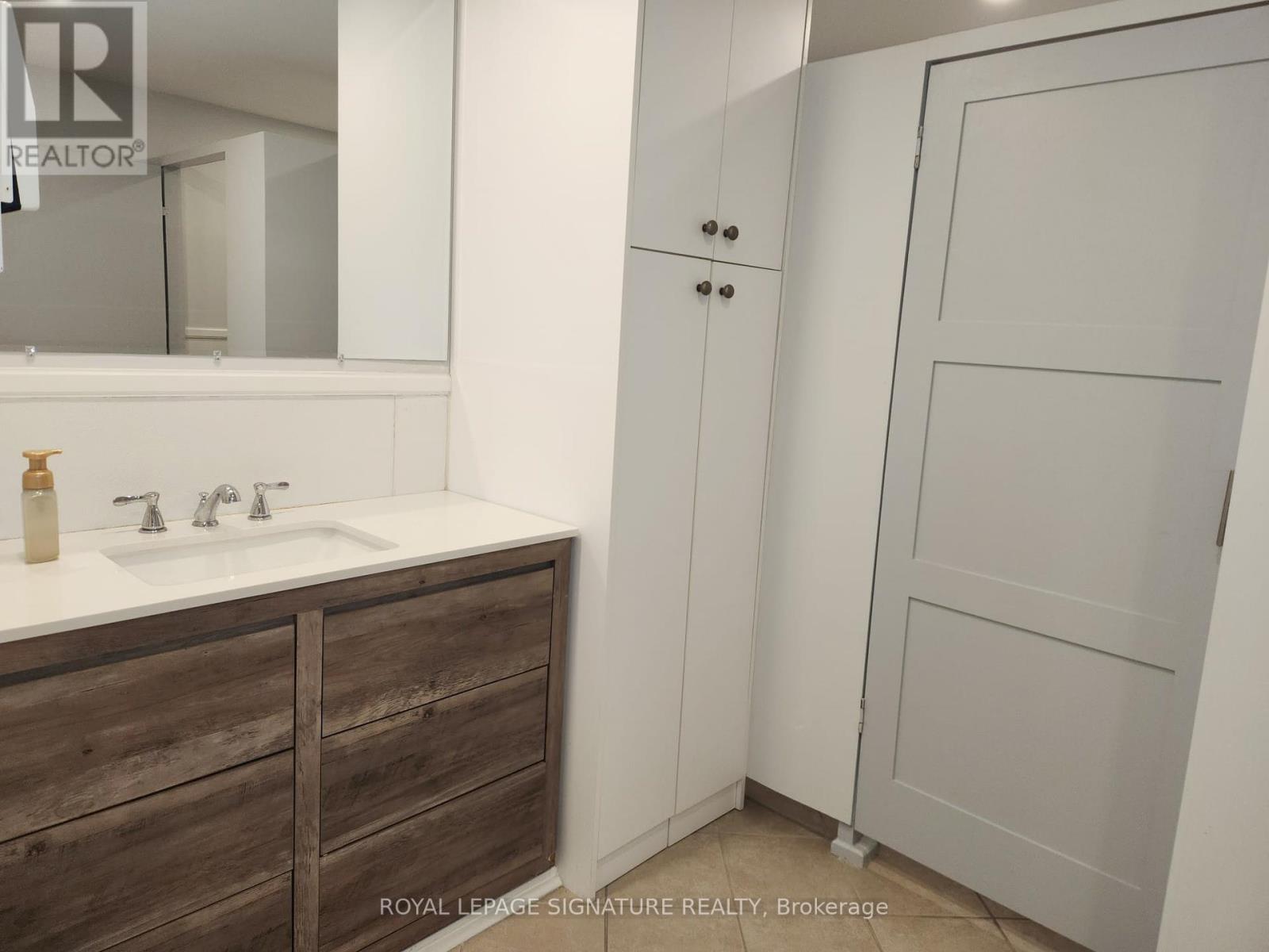 201 - 1015 Bloor Street W, Toronto (Dufferin Grove), Ontario  M6H 1M1 - Photo 9 - C11823590