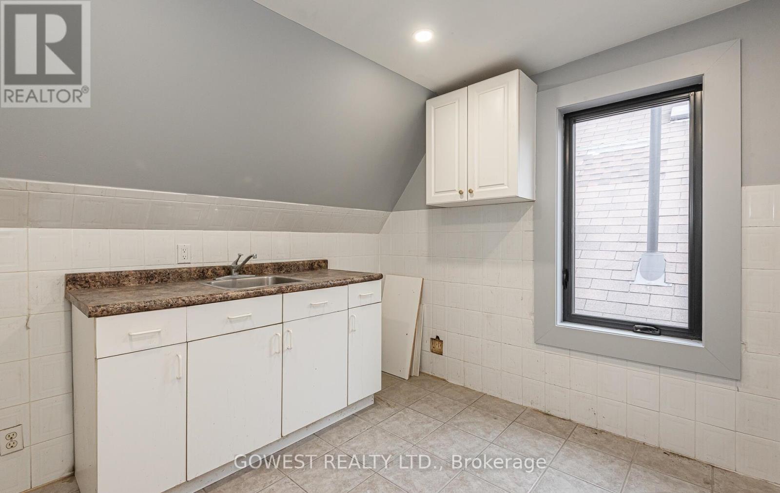 62 Parkway Avenue, Toronto, Ontario  M6R 1T5 - Photo 30 - W11823568