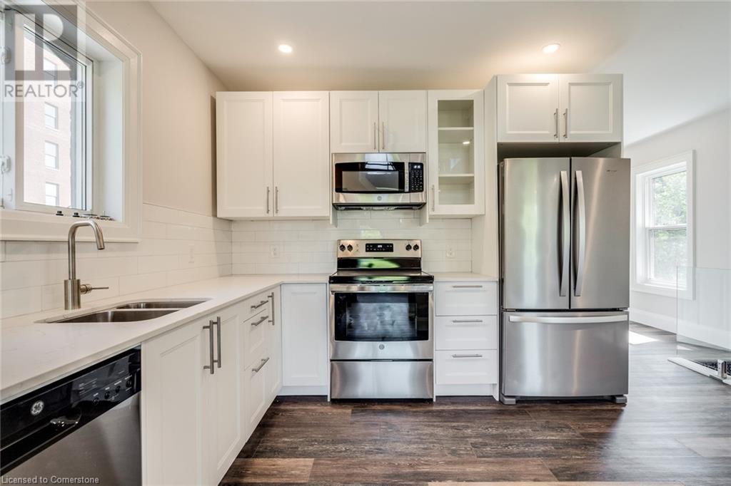 276 Sanford Avenue N Unit# 2, Hamilton, Ontario  L8L 6A1 - Photo 3 - 40682855
