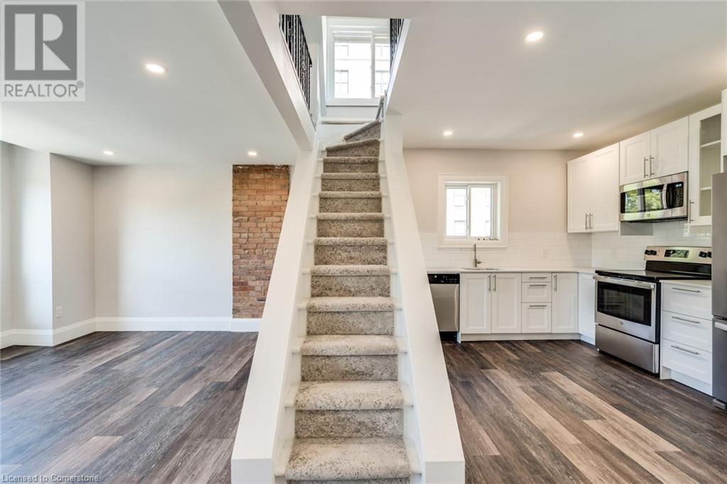 276 Sanford Avenue N Unit# 2, Hamilton, Ontario  L8L 6A1 - Photo 5 - 40682855