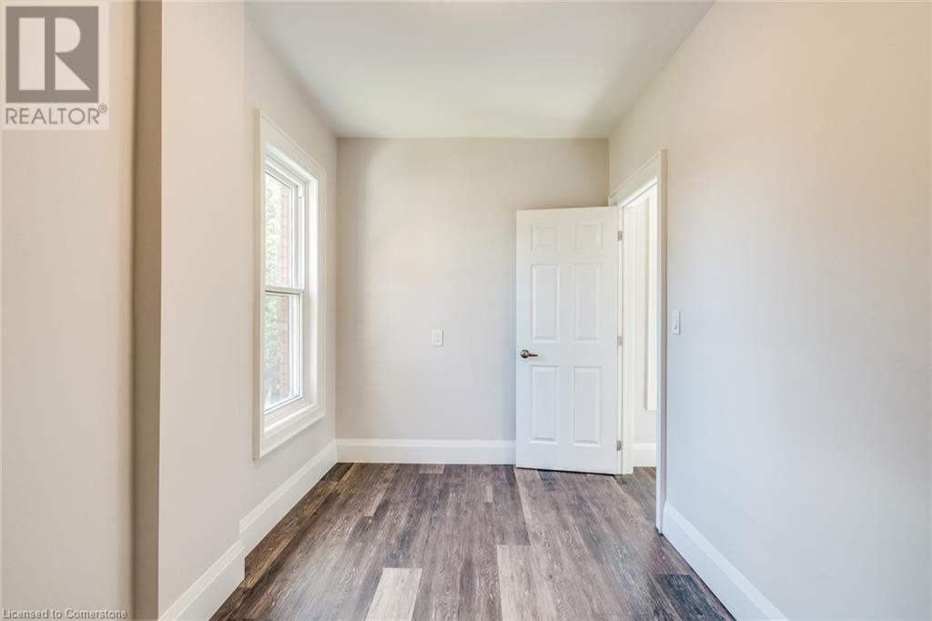 276 Sanford Avenue N Unit# 2, Hamilton, Ontario  L8L 6A1 - Photo 9 - 40682855