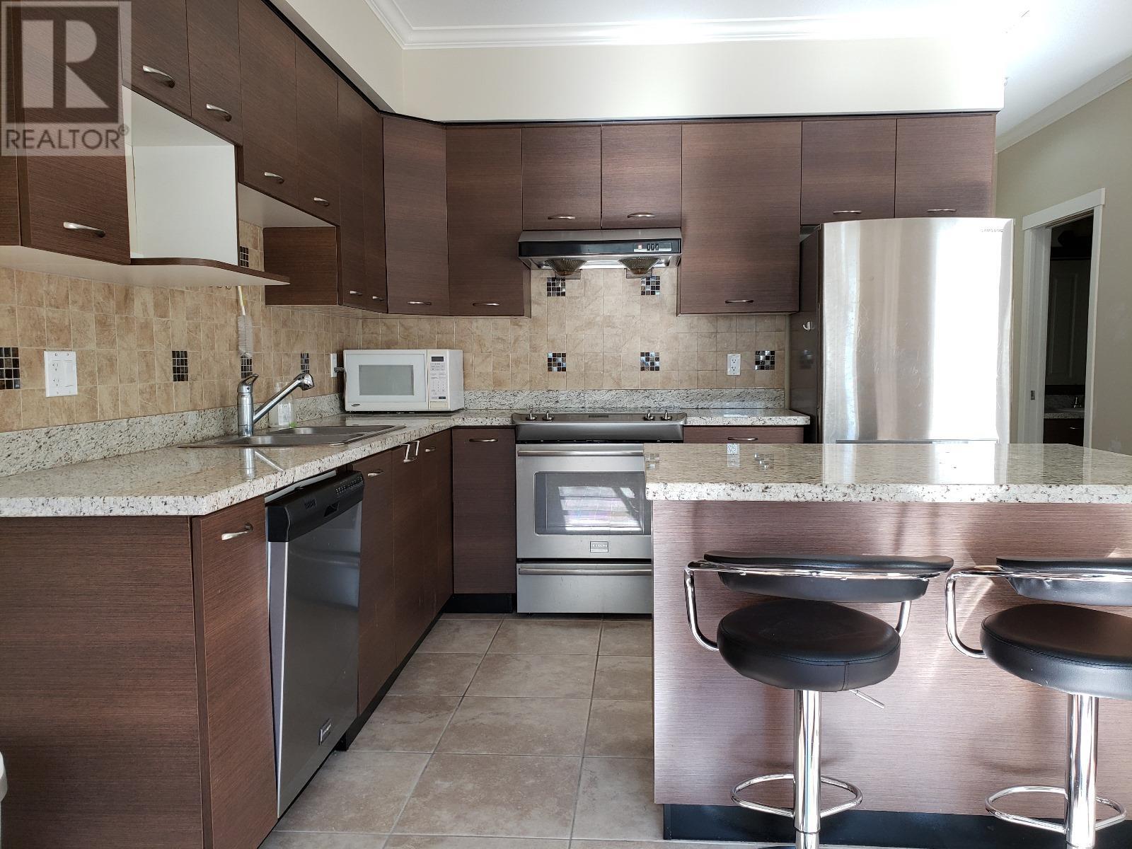 Listing Picture 3 of 22 : 14 5580 MONCTON STREET, Richmond / 烈治文 - 魯藝地產 Yvonne Lu Group - MLS Medallion Club Member