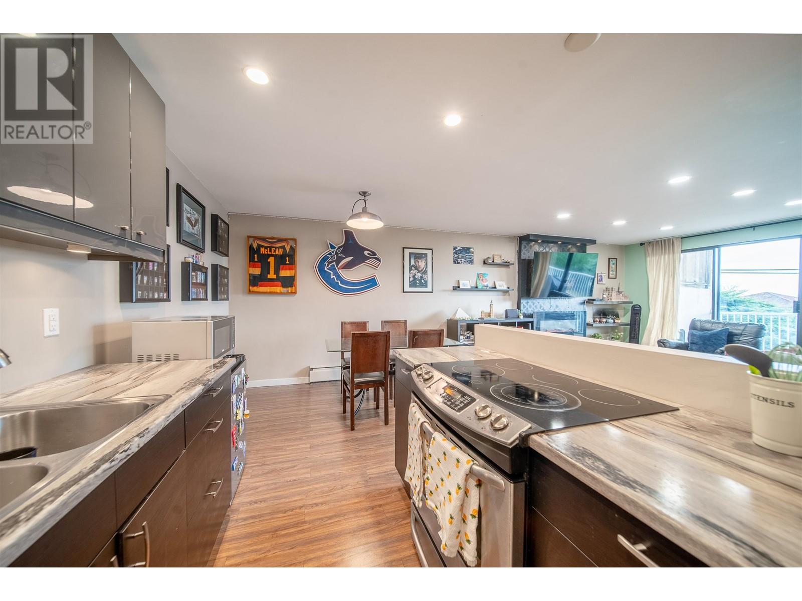 109 5340 HASTINGS STREET, Burnaby