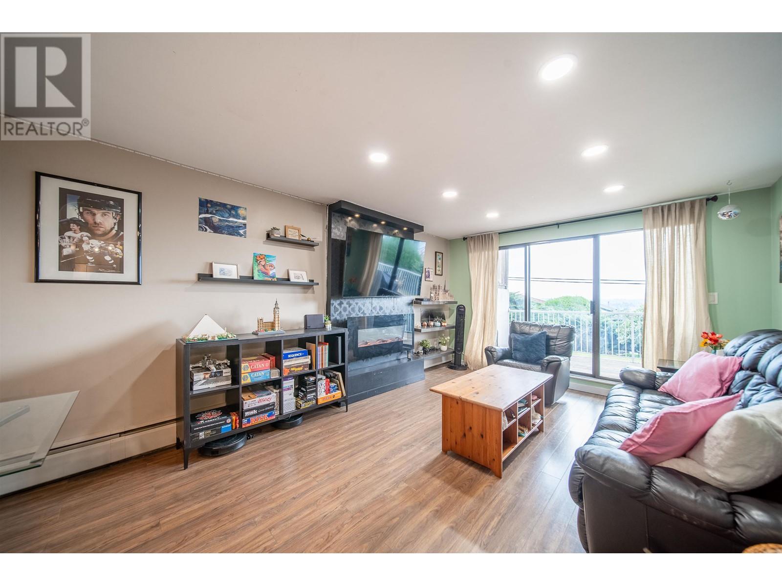 Listing Picture 5 of 22 : 109 5340 HASTINGS STREET, Burnaby / 本拿比 - 魯藝地產 Yvonne Lu Group - MLS Medallion Club Member