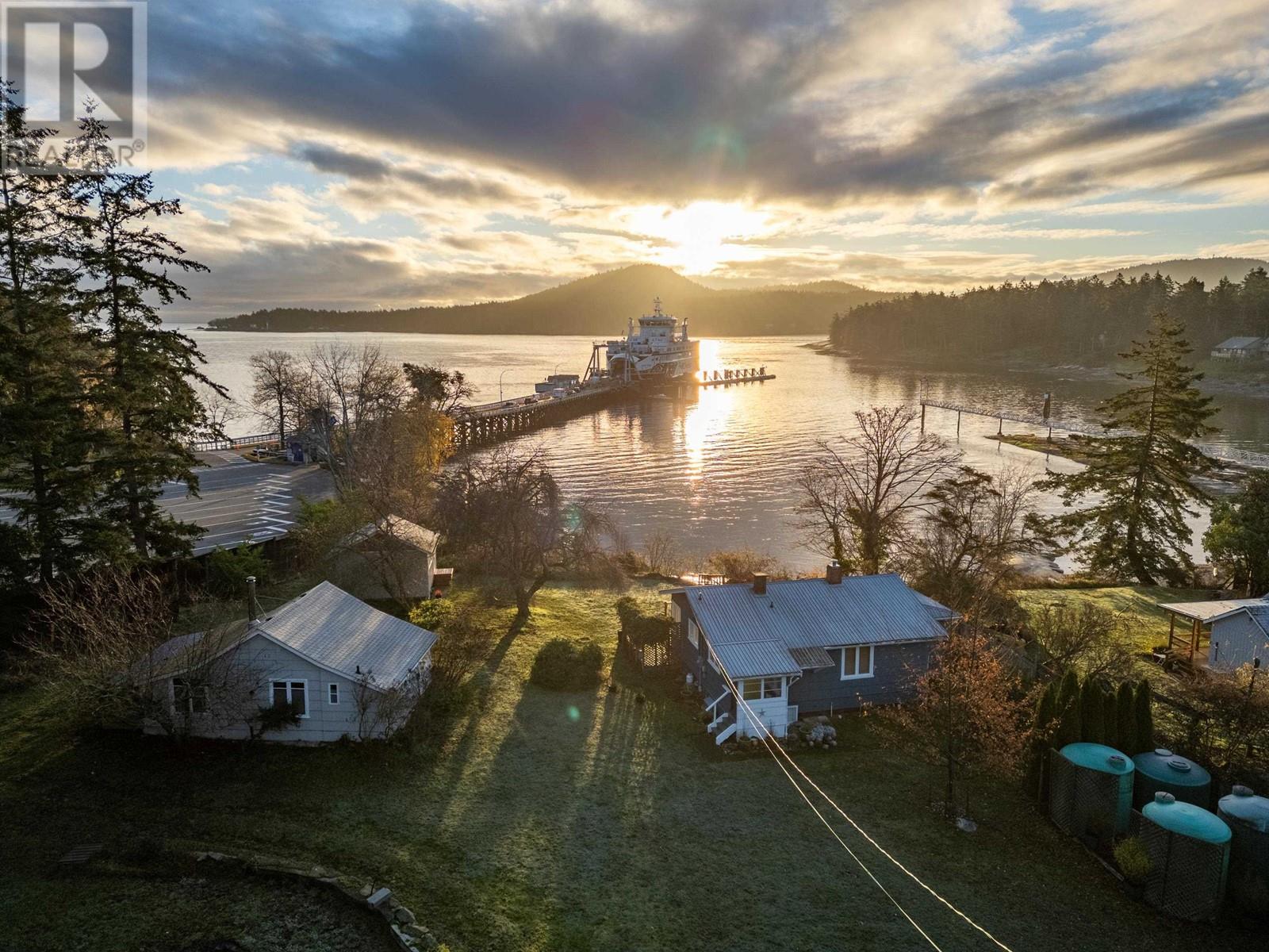 73 MADRONA ROAD, galiano island, British Columbia