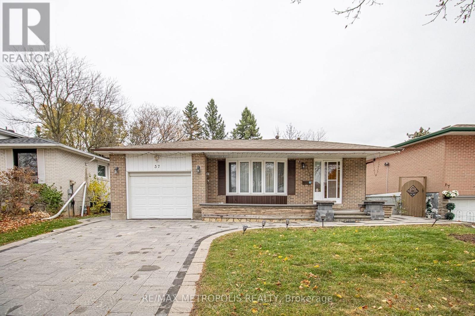 Main - 37 Albacore Crescent, Toronto, Ontario  M1H 2L2 - Photo 2 - E11823911