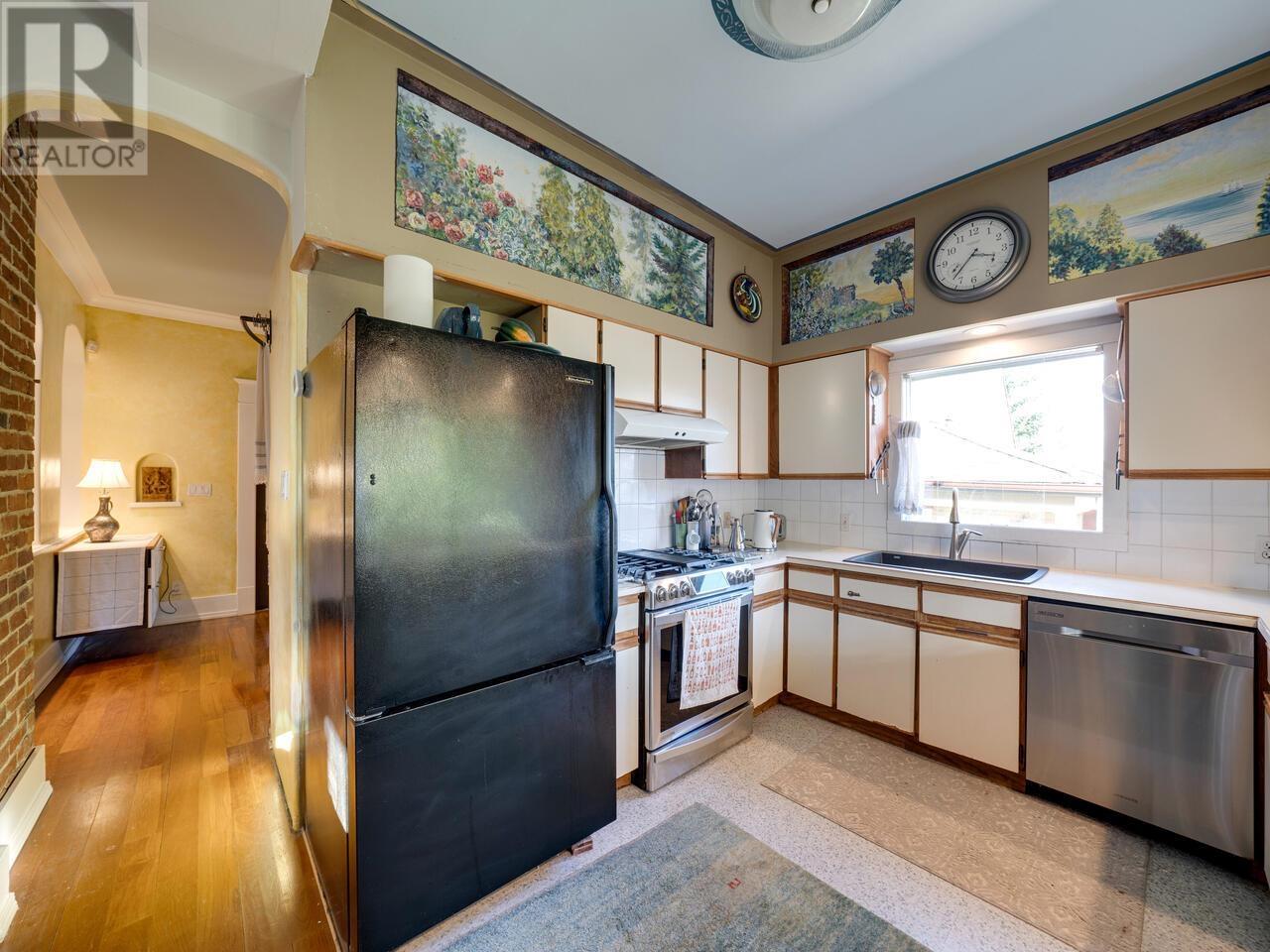 830 E 14th Avenue, Vancouver, British Columbia  V5T 2N6 - Photo 13 - R2940527