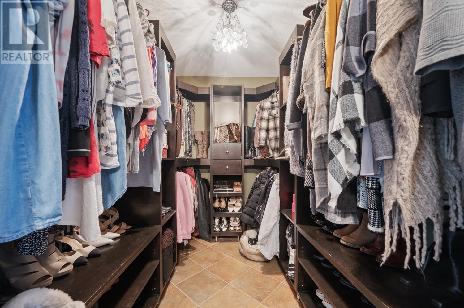 22186 124 Avenue, Maple Ridge, British Columbia  V2X 4J3 - Photo 17 - R2943859