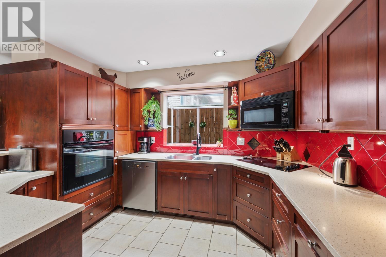 22186 124 Avenue, Maple Ridge, British Columbia  V2X 4J3 - Photo 9 - R2943859