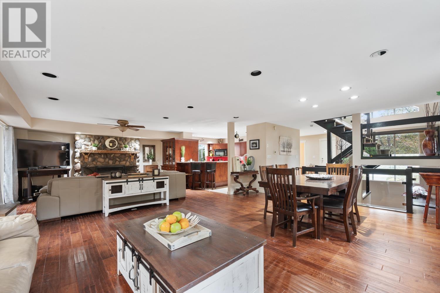 22186 124 Avenue, Maple Ridge, British Columbia  V2X 4J3 - Photo 6 - R2943859