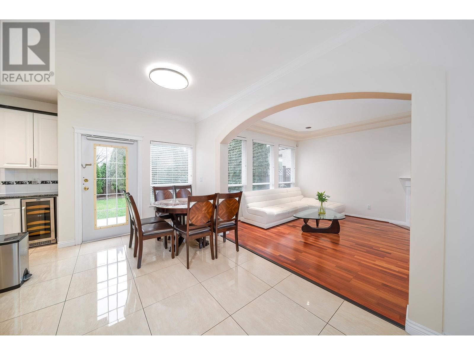 Listing Picture 17 of 40 : 4560 WYNE CRESCENT, Richmond / 烈治文 - 魯藝地產 Yvonne Lu Group - MLS Medallion Club Member