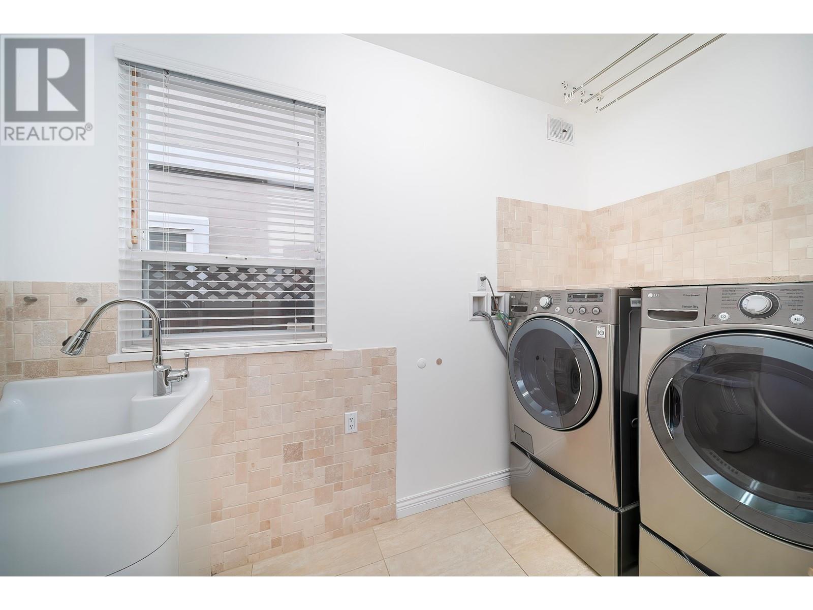Listing Picture 28 of 40 : 4560 WYNE CRESCENT, Richmond / 烈治文 - 魯藝地產 Yvonne Lu Group - MLS Medallion Club Member