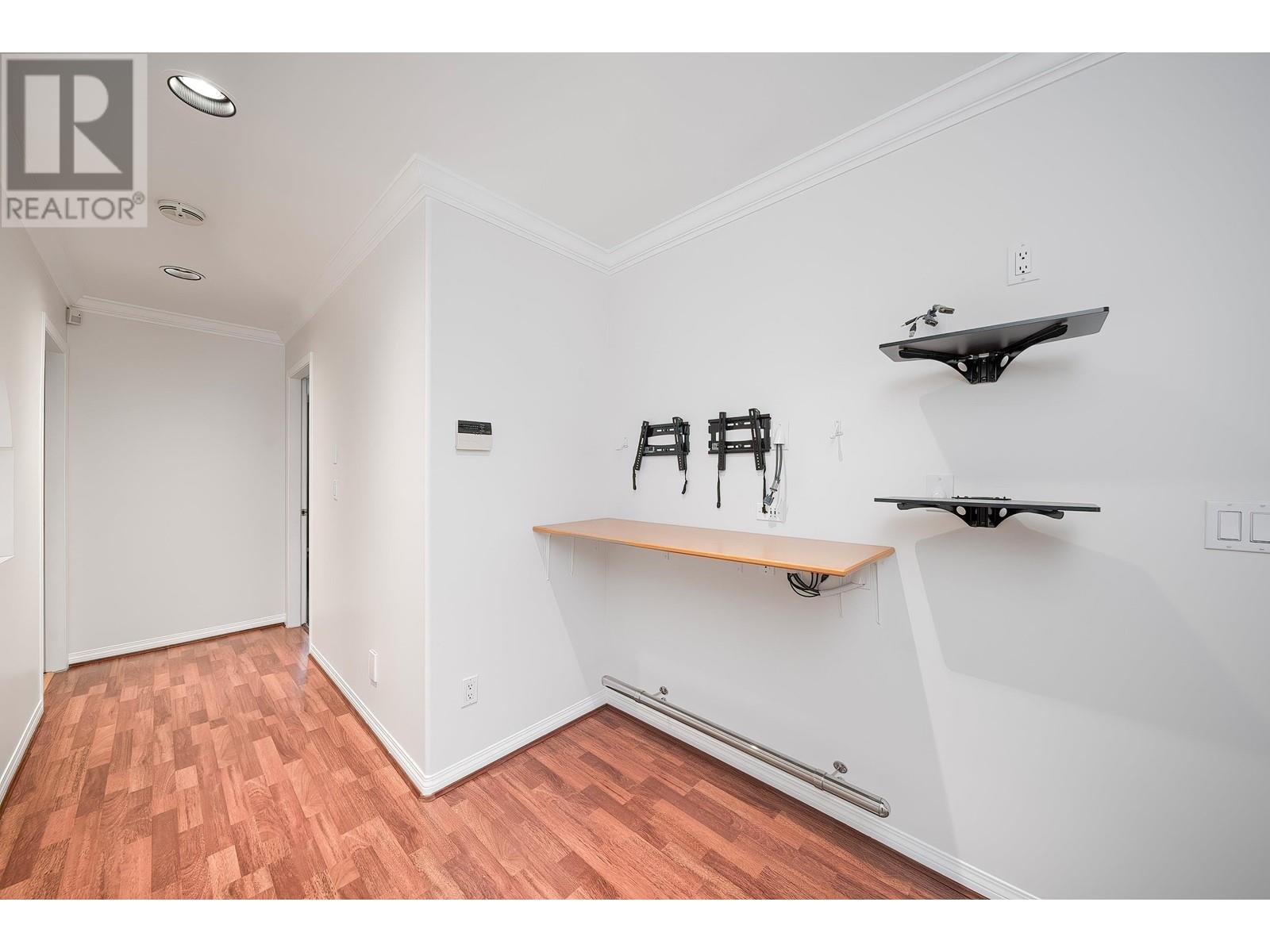 Listing Picture 30 of 40 : 4560 WYNE CRESCENT, Richmond / 烈治文 - 魯藝地產 Yvonne Lu Group - MLS Medallion Club Member