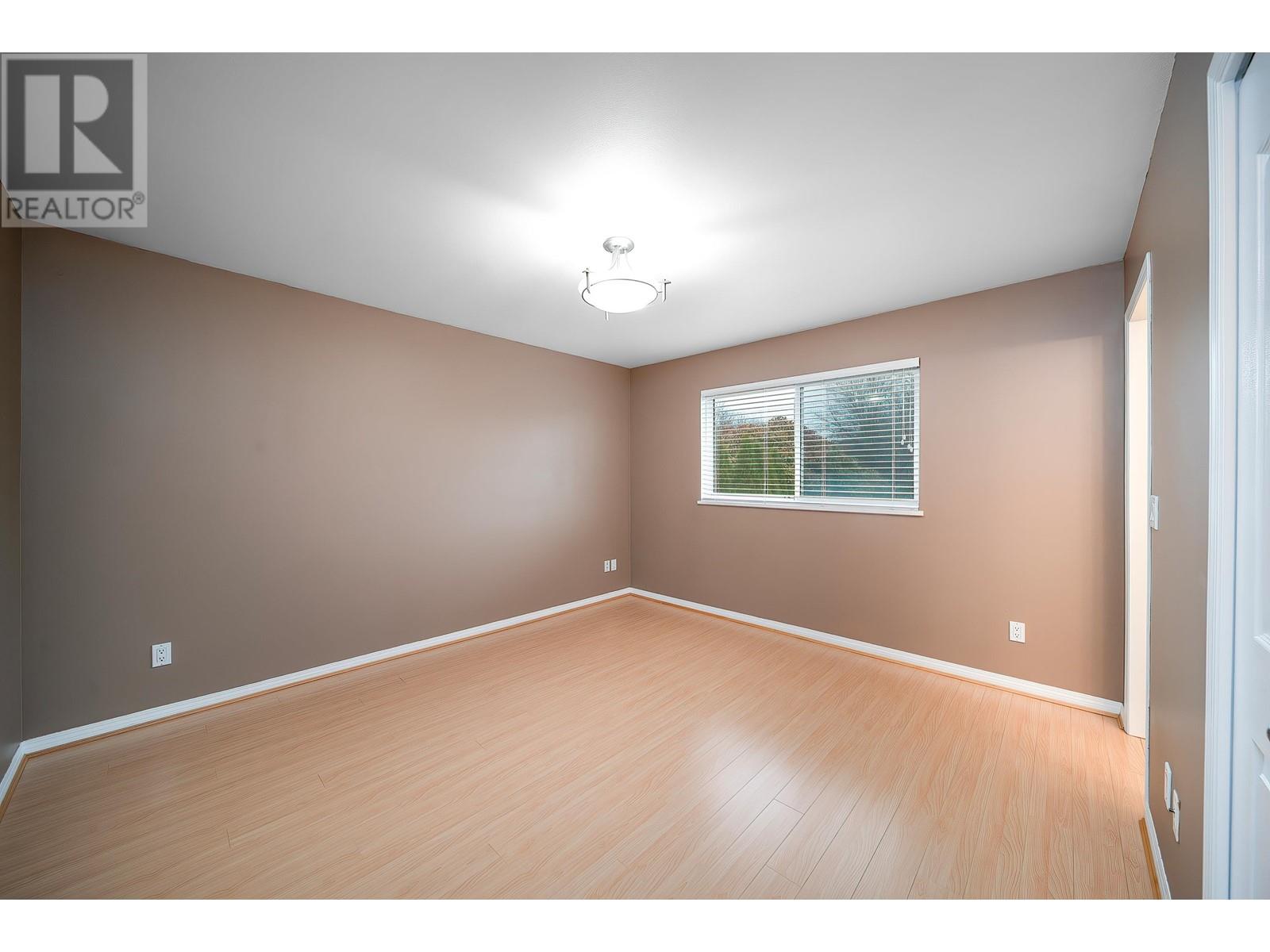 Listing Picture 31 of 40 : 4560 WYNE CRESCENT, Richmond / 烈治文 - 魯藝地產 Yvonne Lu Group - MLS Medallion Club Member