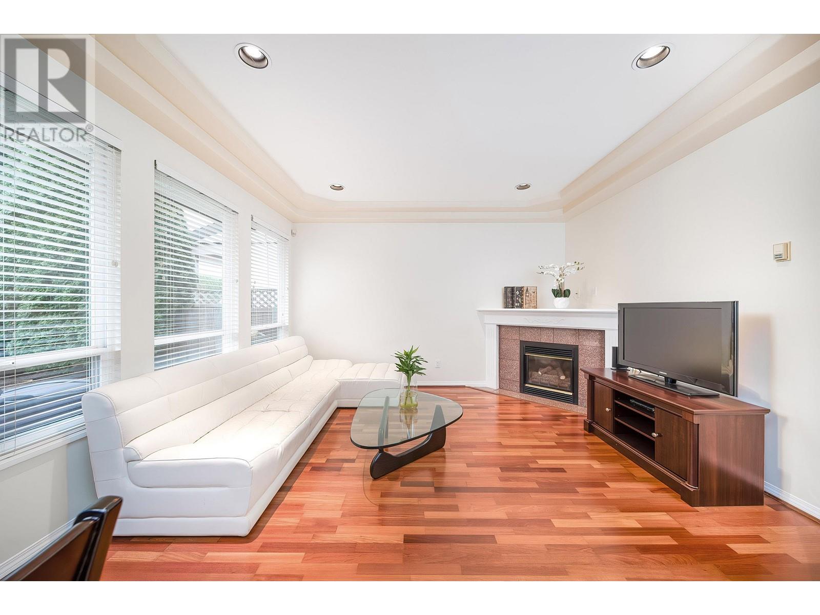 Listing Picture 18 of 40 : 4560 WYNE CRESCENT, Richmond / 烈治文 - 魯藝地產 Yvonne Lu Group - MLS Medallion Club Member