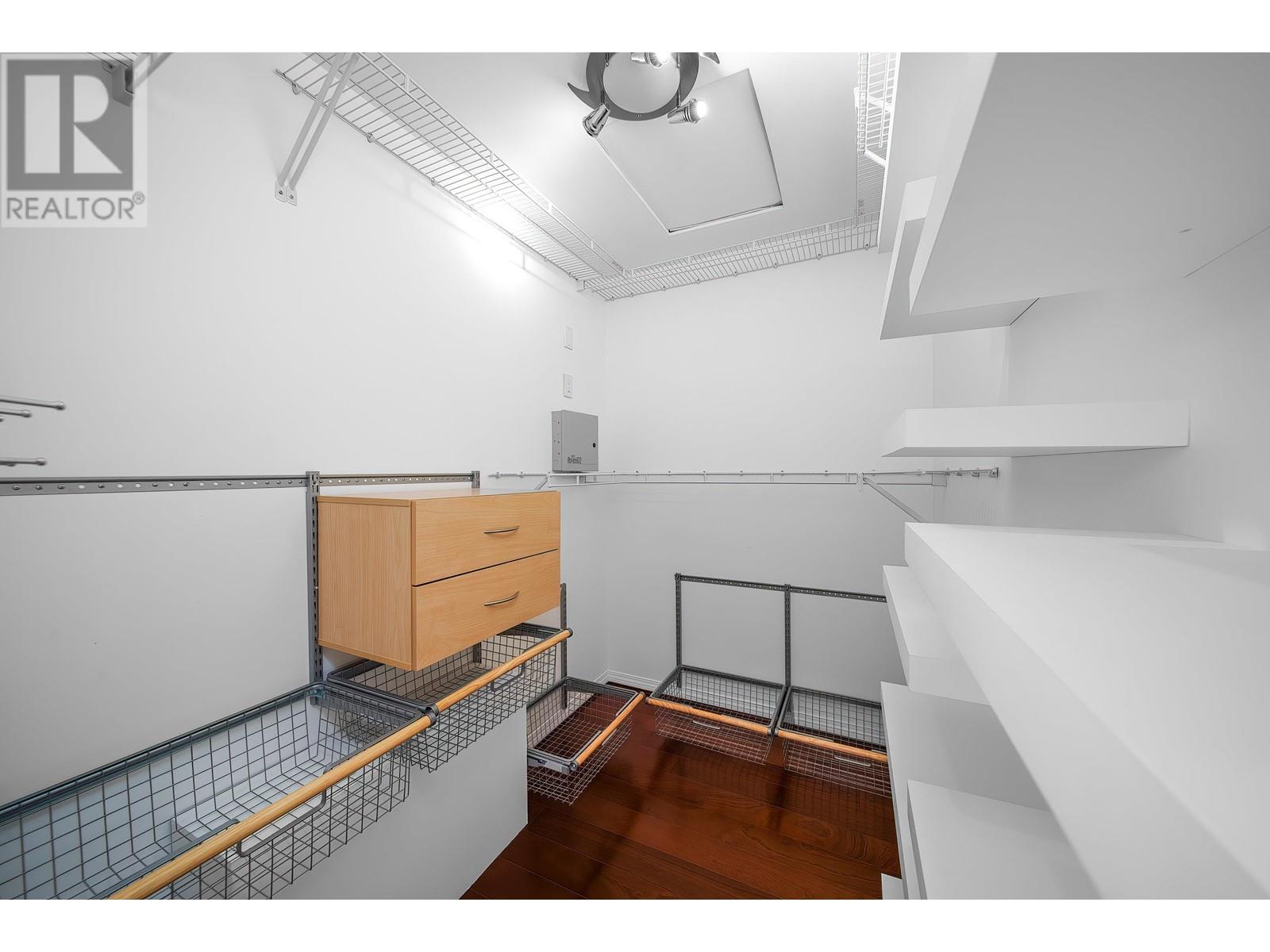 Listing Picture 34 of 40 : 4560 WYNE CRESCENT, Richmond / 烈治文 - 魯藝地產 Yvonne Lu Group - MLS Medallion Club Member