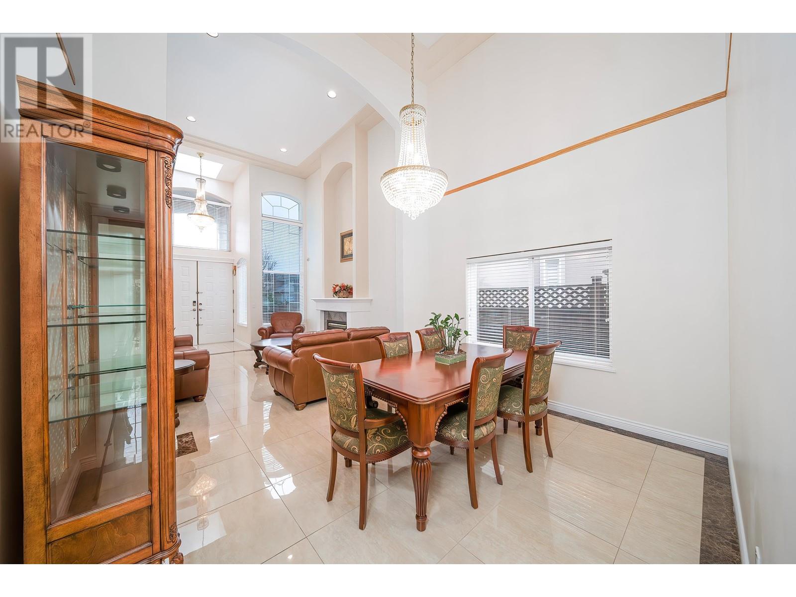 Listing Picture 15 of 40 : 4560 WYNE CRESCENT, Richmond / 烈治文 - 魯藝地產 Yvonne Lu Group - MLS Medallion Club Member