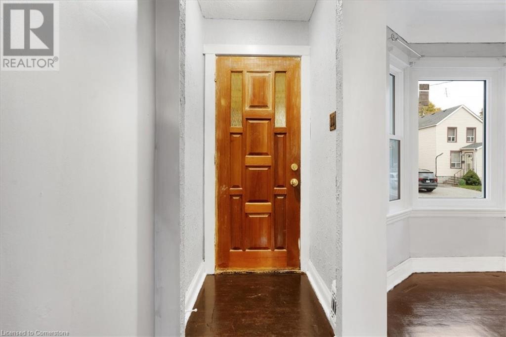 105 Edgemont Street N, Hamilton, Ontario  L8H 4C9 - Photo 3 - 40682884