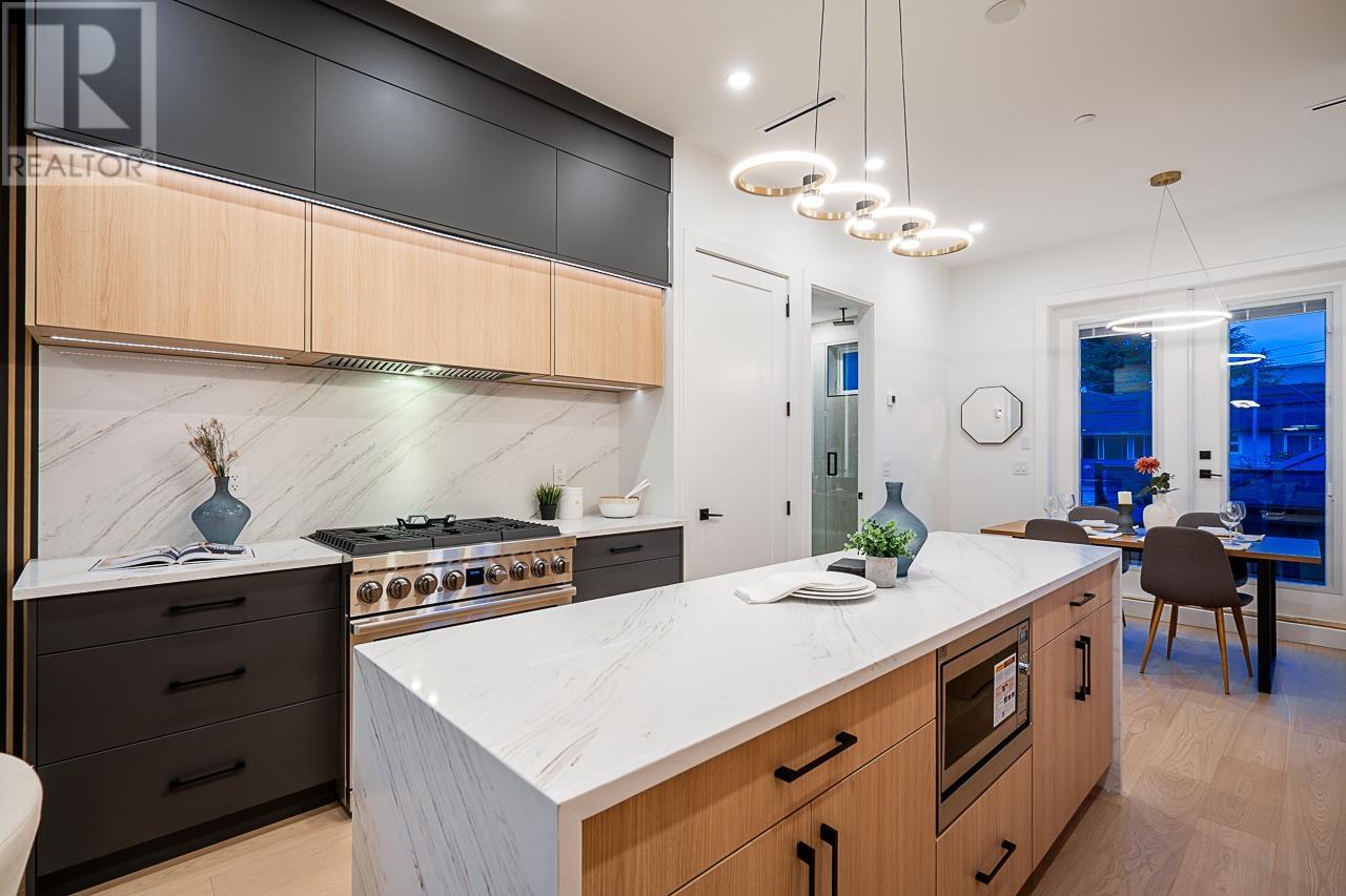 Listing Picture 7 of 37 : 2331 E 49TH AVENUE, Vancouver / 溫哥華 - 魯藝地產 Yvonne Lu Group - MLS Medallion Club Member