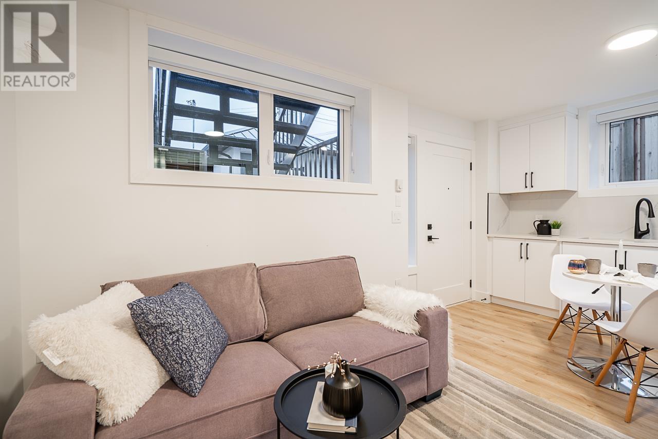 Listing Picture 22 of 37 : 2331 E 49TH AVENUE, Vancouver / 溫哥華 - 魯藝地產 Yvonne Lu Group - MLS Medallion Club Member