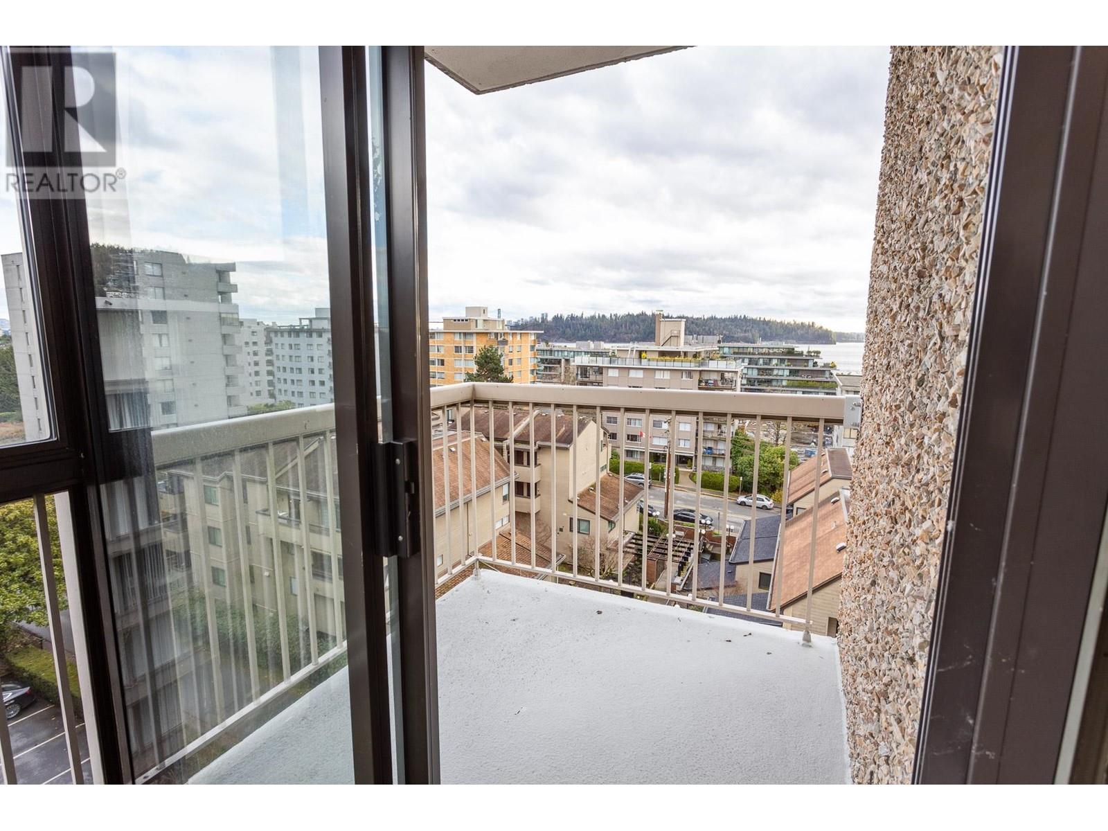 701 1390 Duchess Avenue, West Vancouver, British Columbia V7T 1H6 - Photo 12 - R2948241