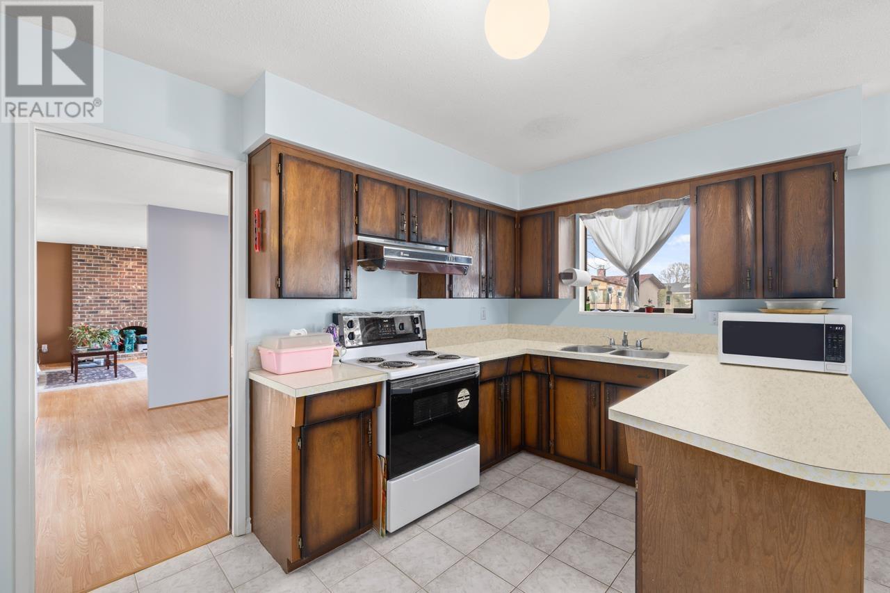 Listing Picture 9 of 36 : 10840 ASHCROFT AVENUE, Richmond / 烈治文 - 魯藝地產 Yvonne Lu Group - MLS Medallion Club Member