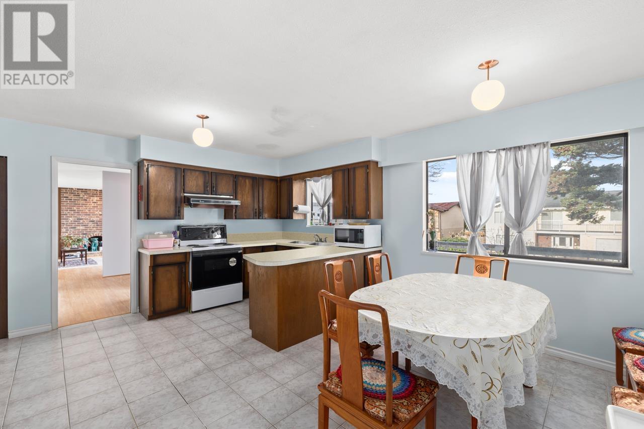 Listing Picture 8 of 36 : 10840 ASHCROFT AVENUE, Richmond / 烈治文 - 魯藝地產 Yvonne Lu Group - MLS Medallion Club Member