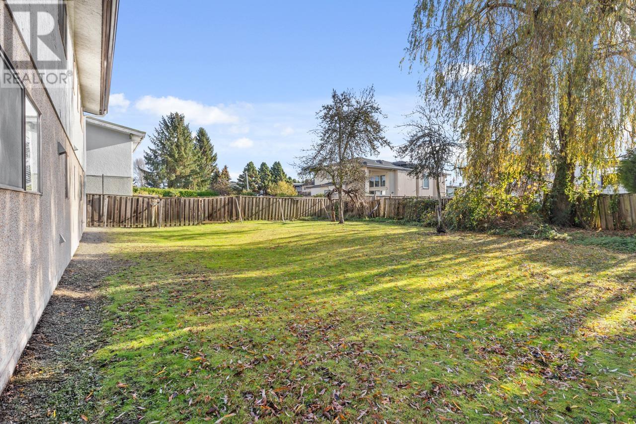 Listing Picture 28 of 36 : 10840 ASHCROFT AVENUE, Richmond / 烈治文 - 魯藝地產 Yvonne Lu Group - MLS Medallion Club Member
