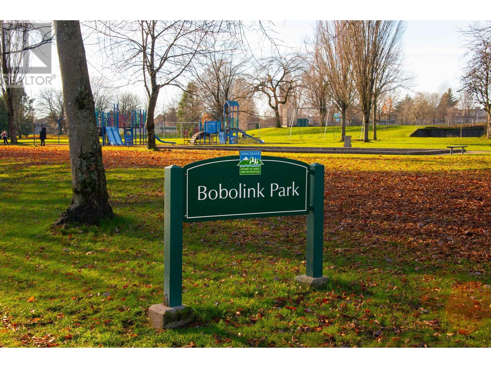 Listing Picture 13 of 15 : 2354 BURQUITLAM DRIVE, Vancouver / 溫哥華 - 魯藝地產 Yvonne Lu Group - MLS Medallion Club Member