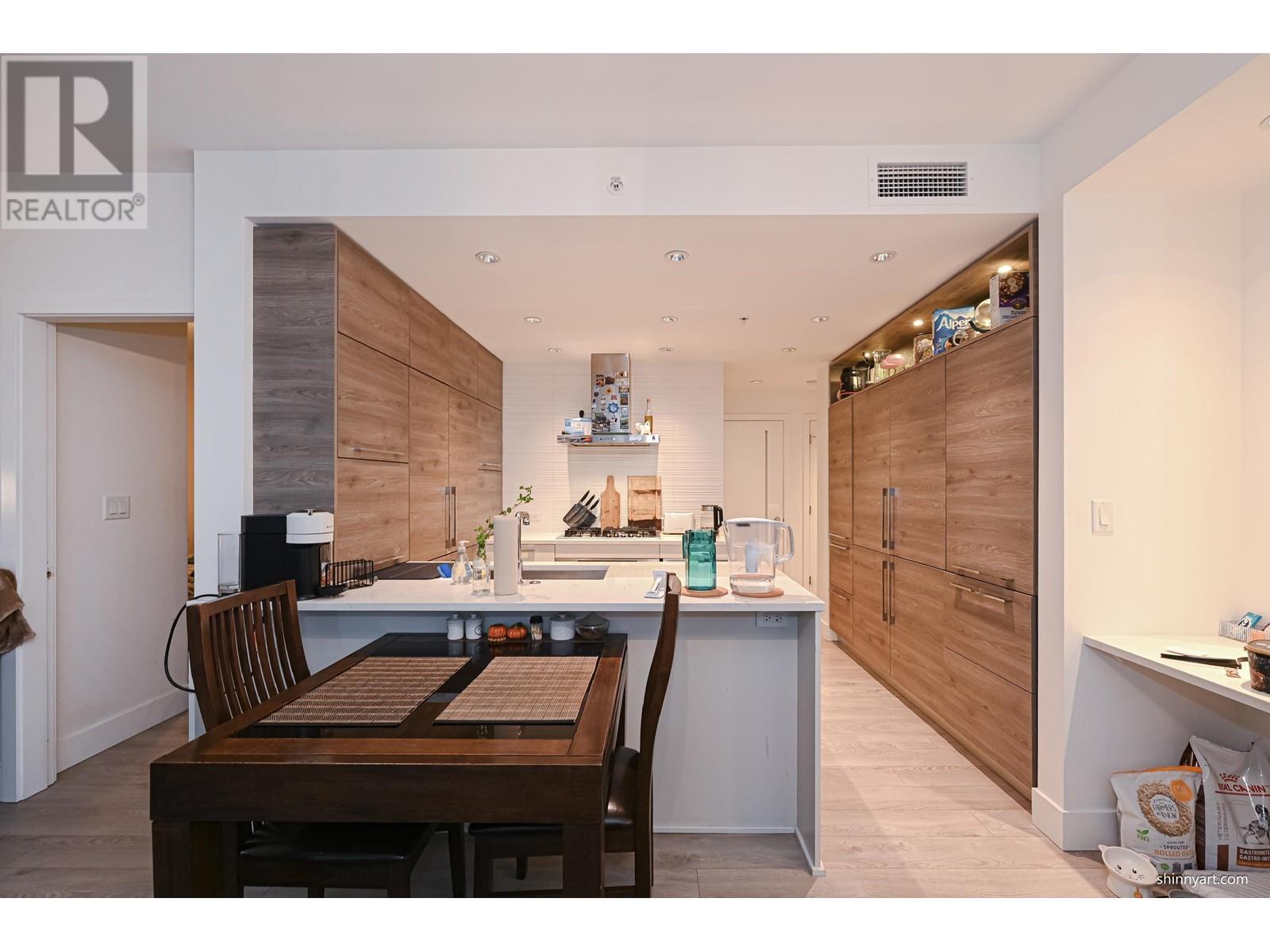 Listing Picture 10 of 27 : 1910 7303 NOBLE LANE, Burnaby / 本拿比 - 魯藝地產 Yvonne Lu Group - MLS Medallion Club Member