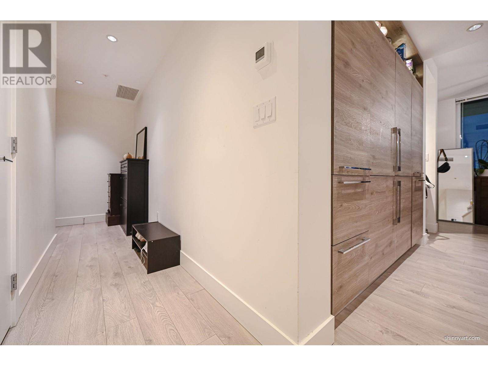 Listing Picture 8 of 27 : 1910 7303 NOBLE LANE, Burnaby / 本拿比 - 魯藝地產 Yvonne Lu Group - MLS Medallion Club Member