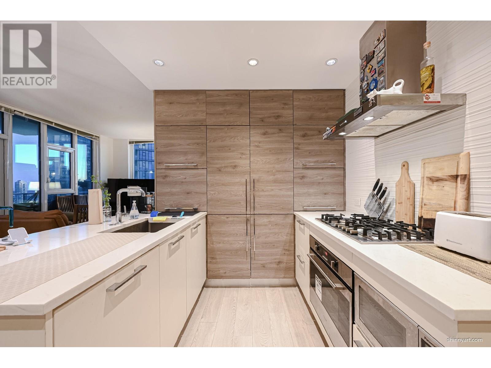 Listing Picture 11 of 27 : 1910 7303 NOBLE LANE, Burnaby / 本拿比 - 魯藝地產 Yvonne Lu Group - MLS Medallion Club Member