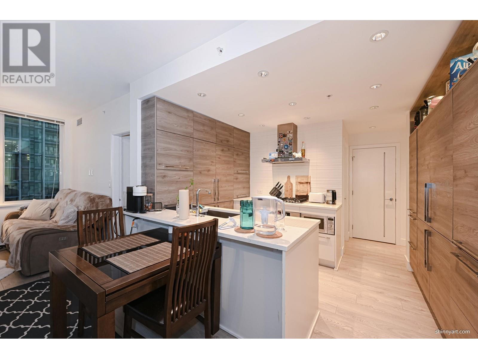 Listing Picture 20 of 27 : 1910 7303 NOBLE LANE, Burnaby / 本拿比 - 魯藝地產 Yvonne Lu Group - MLS Medallion Club Member