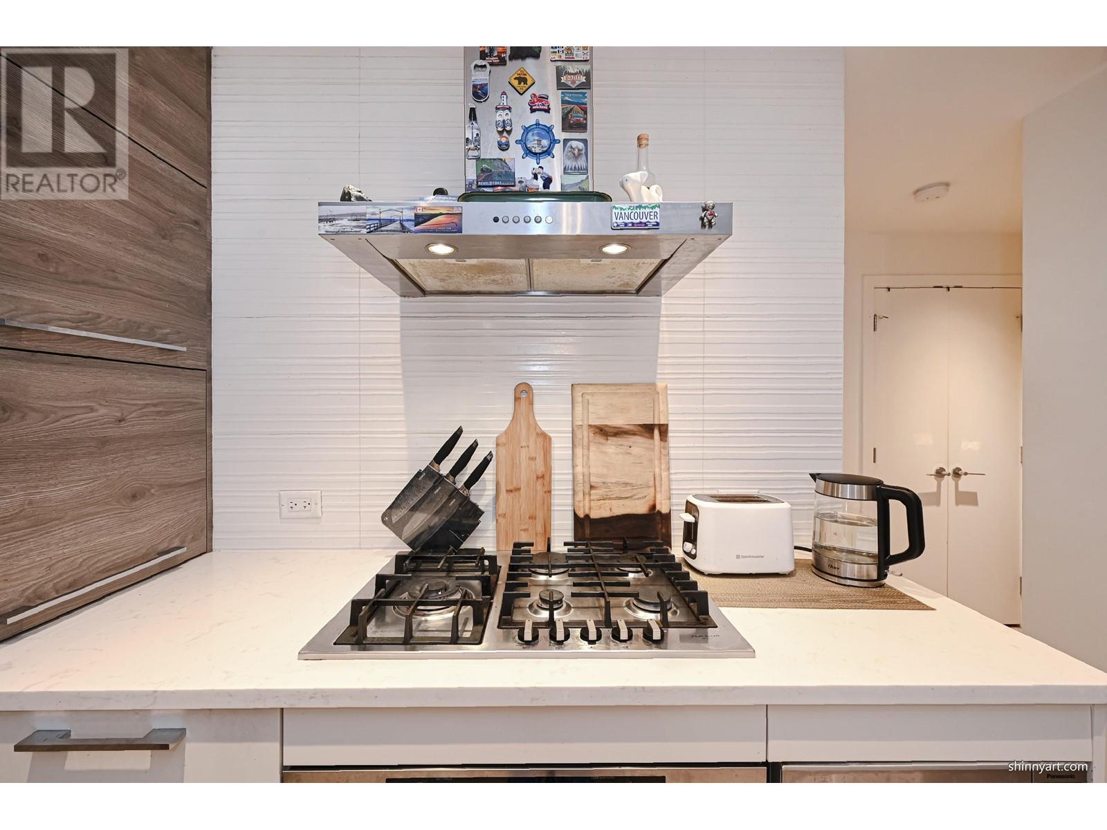 Listing Picture 13 of 27 : 1910 7303 NOBLE LANE, Burnaby / 本拿比 - 魯藝地產 Yvonne Lu Group - MLS Medallion Club Member