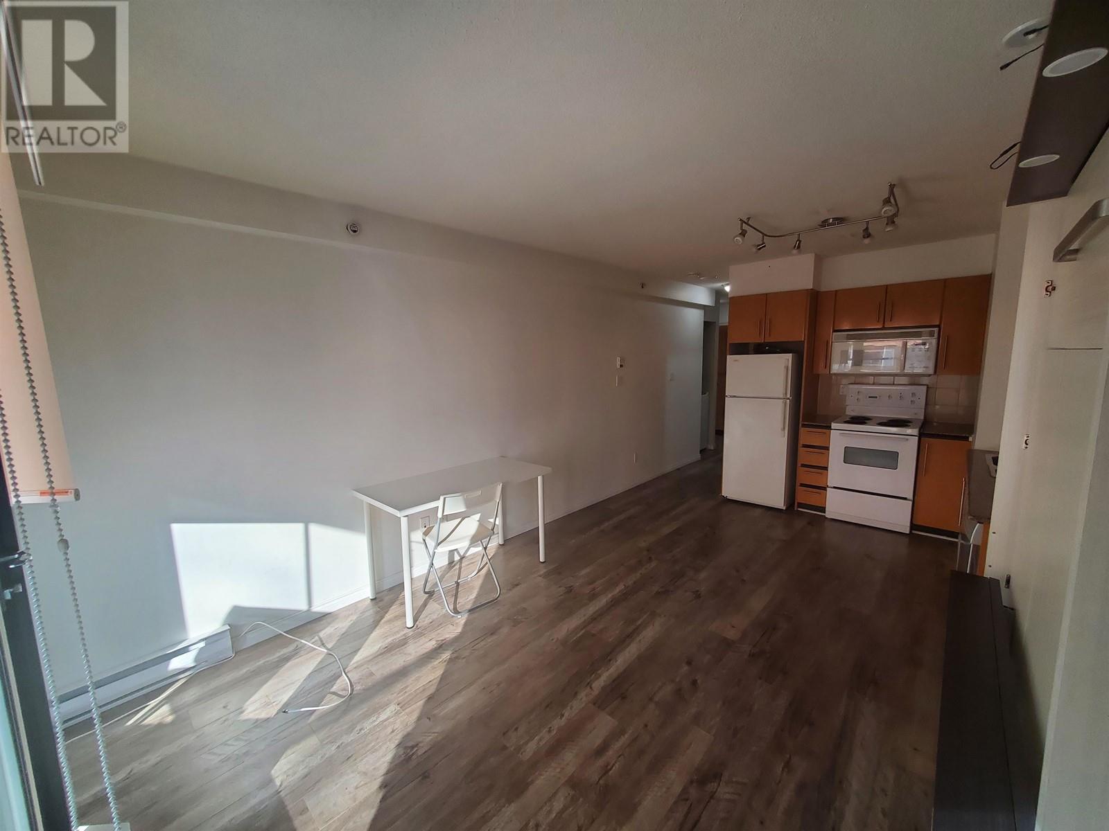 Listing Picture 13 of 19 : 710 1189 HOWE STREET, Vancouver / 溫哥華 - 魯藝地產 Yvonne Lu Group - MLS Medallion Club Member