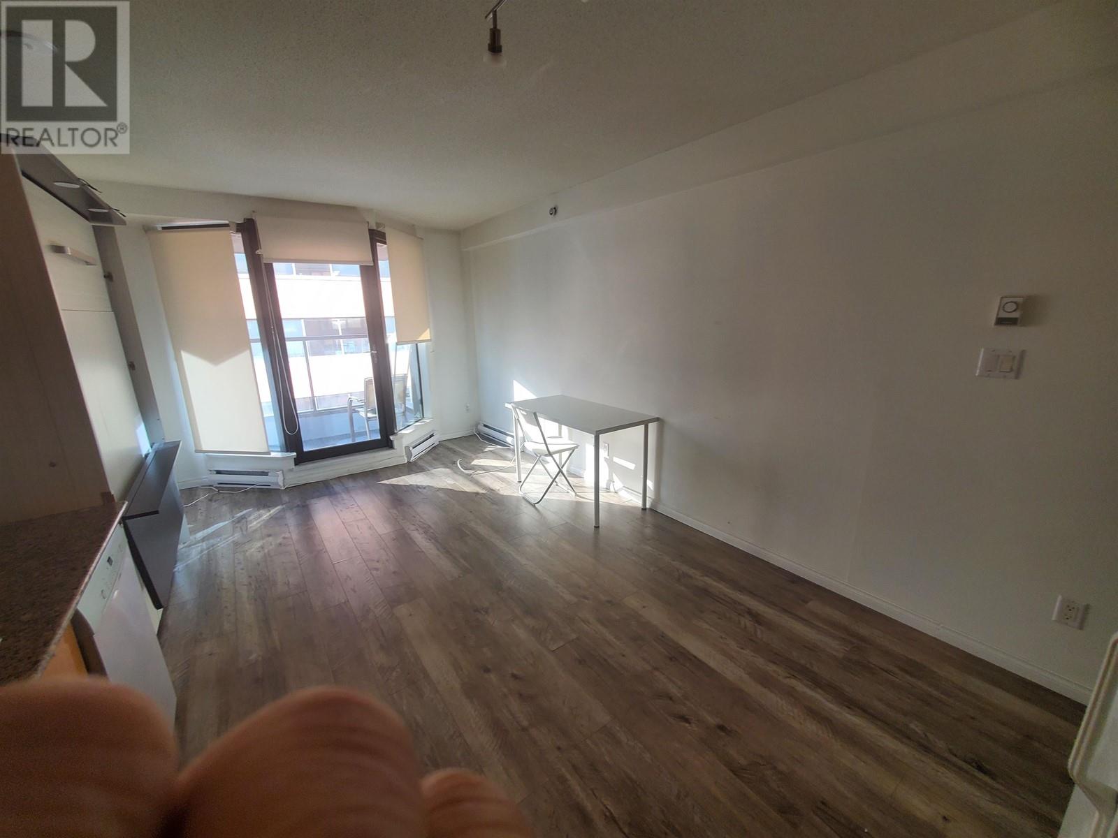 Listing Picture 14 of 19 : 710 1189 HOWE STREET, Vancouver / 溫哥華 - 魯藝地產 Yvonne Lu Group - MLS Medallion Club Member