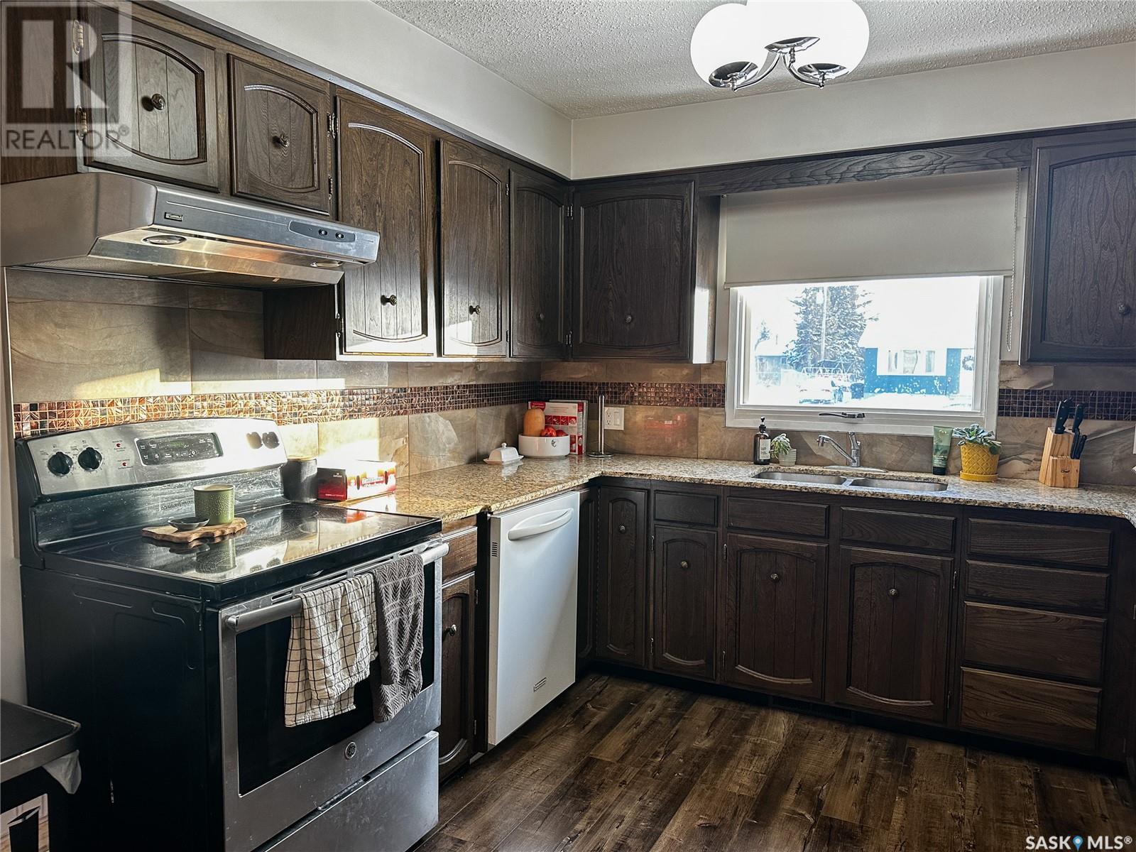 Property at 342 28th STREET image 4