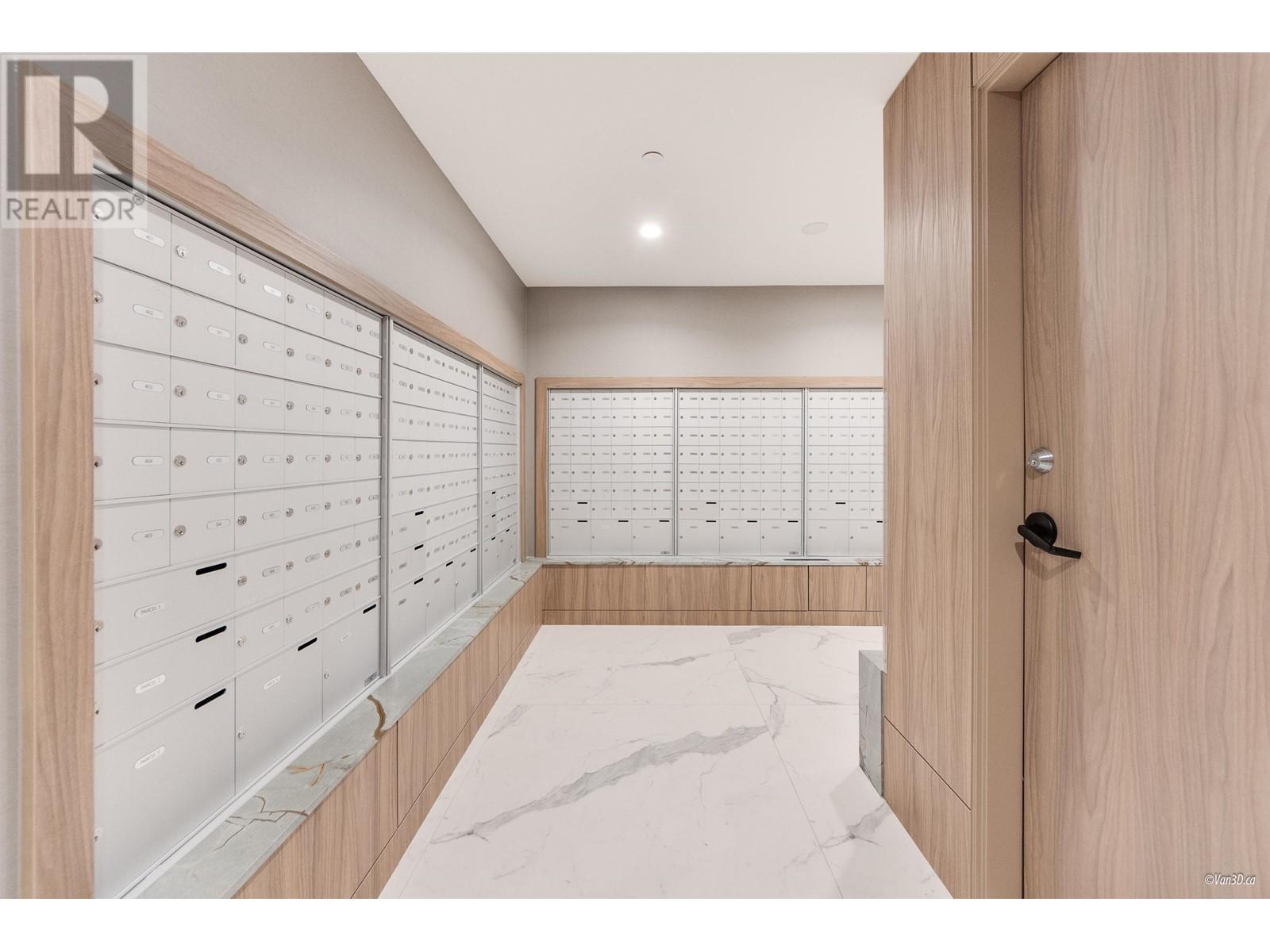 Listing Picture 23 of 25 : 3901 4168 LOUGHEED HIGHWAY HIGHWAY, Burnaby / 本拿比 - 魯藝地產 Yvonne Lu Group - MLS Medallion Club Member