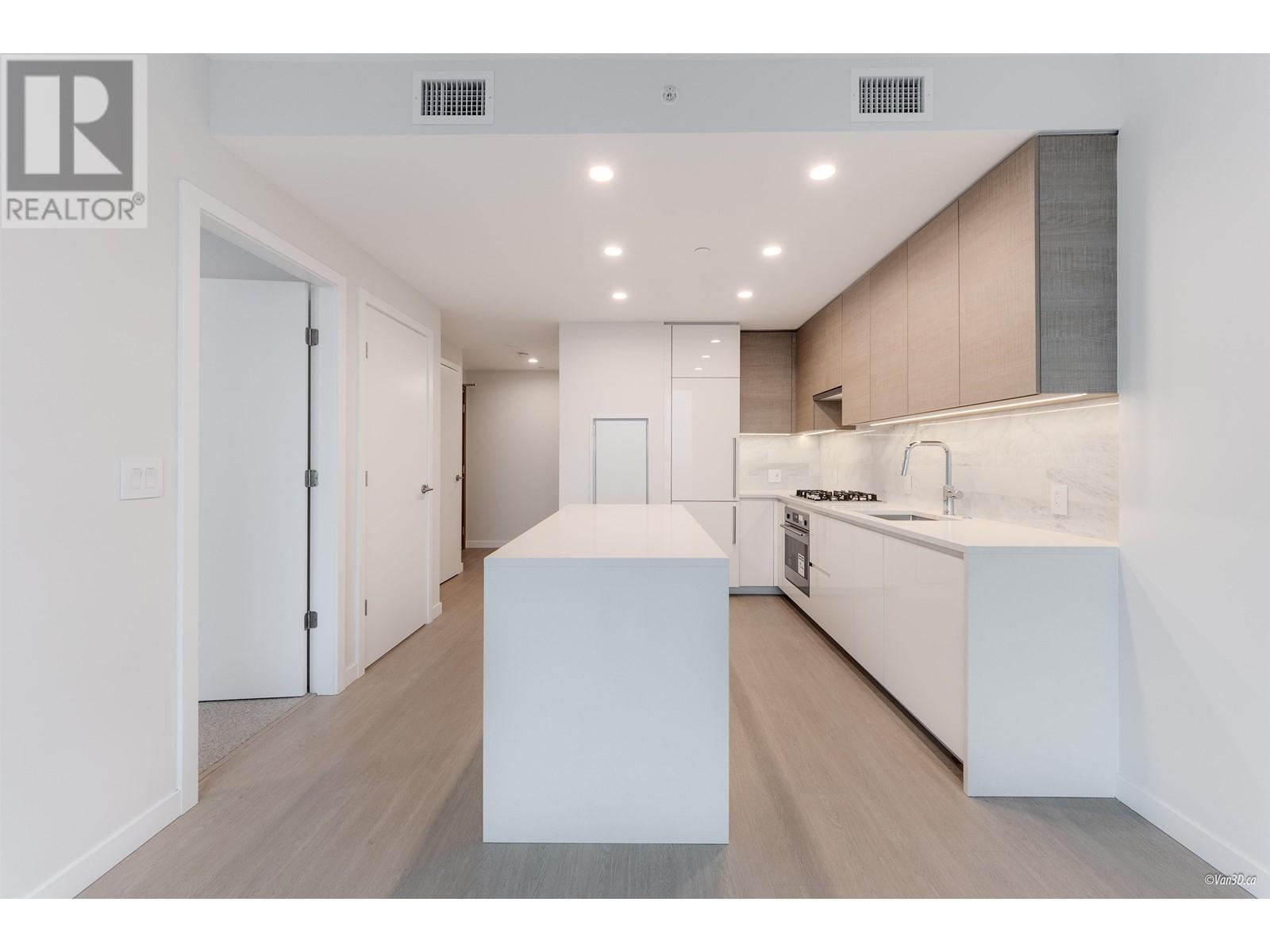 Listing Picture 3 of 25 : 3901 4168 LOUGHEED HIGHWAY HIGHWAY, Burnaby / 本拿比 - 魯藝地產 Yvonne Lu Group - MLS Medallion Club Member