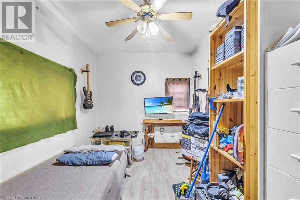 Property at 1367 CANNON Street E image 5