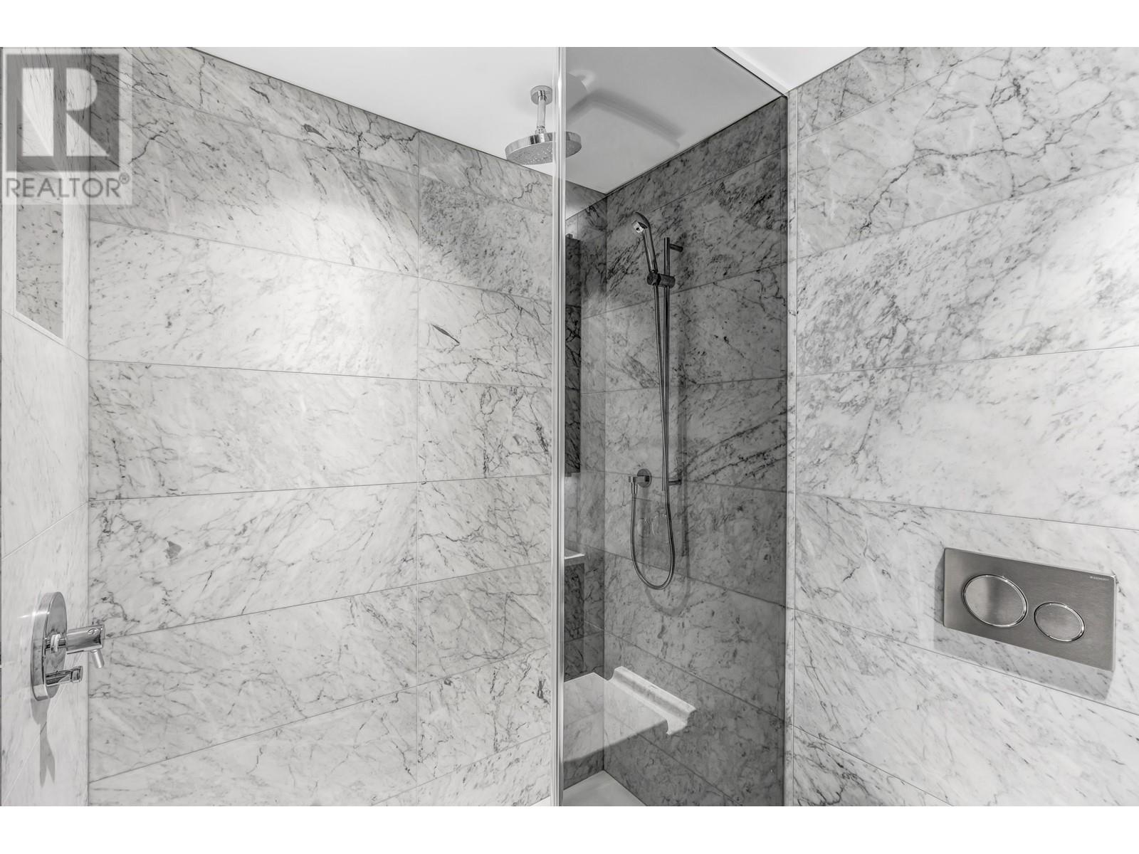 Listing Picture 12 of 21 : 1812 1289 HORNBY STREET, Vancouver / 溫哥華 - 魯藝地產 Yvonne Lu Group - MLS Medallion Club Member