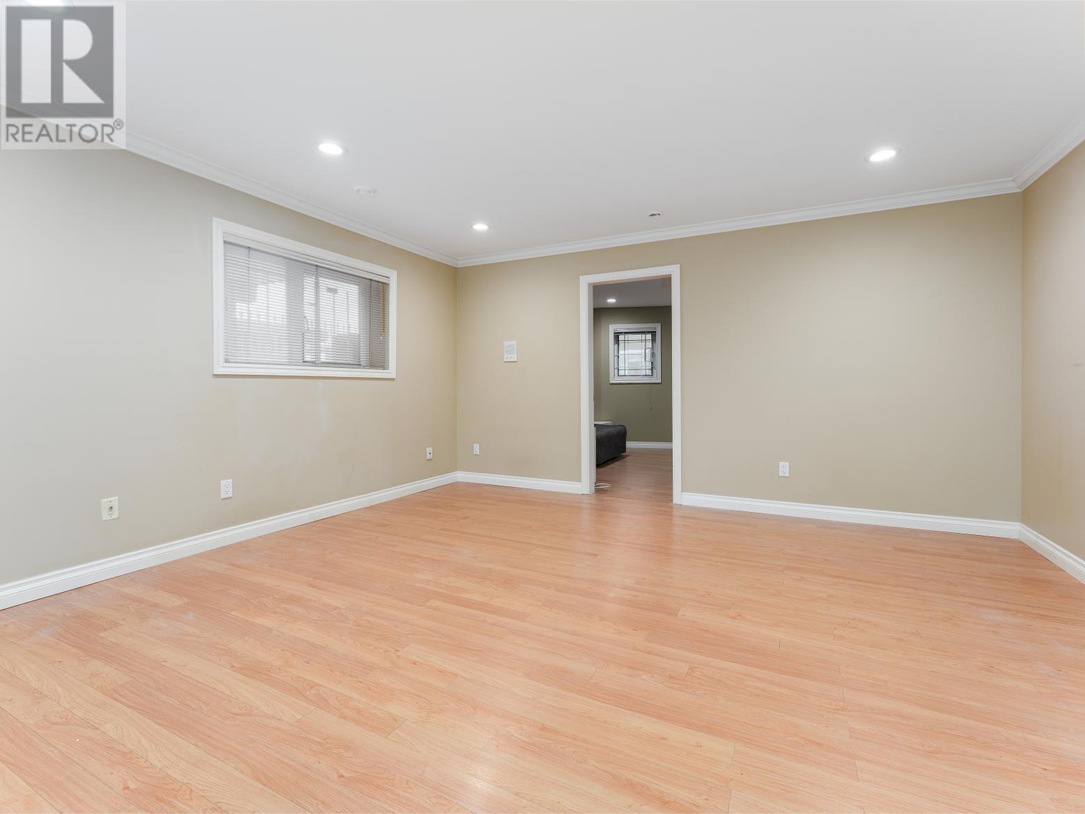 Listing Picture 26 of 35 : 8108 ROYAL OAK AVENUE, Burnaby / 本拿比 - 魯藝地產 Yvonne Lu Group - MLS Medallion Club Member