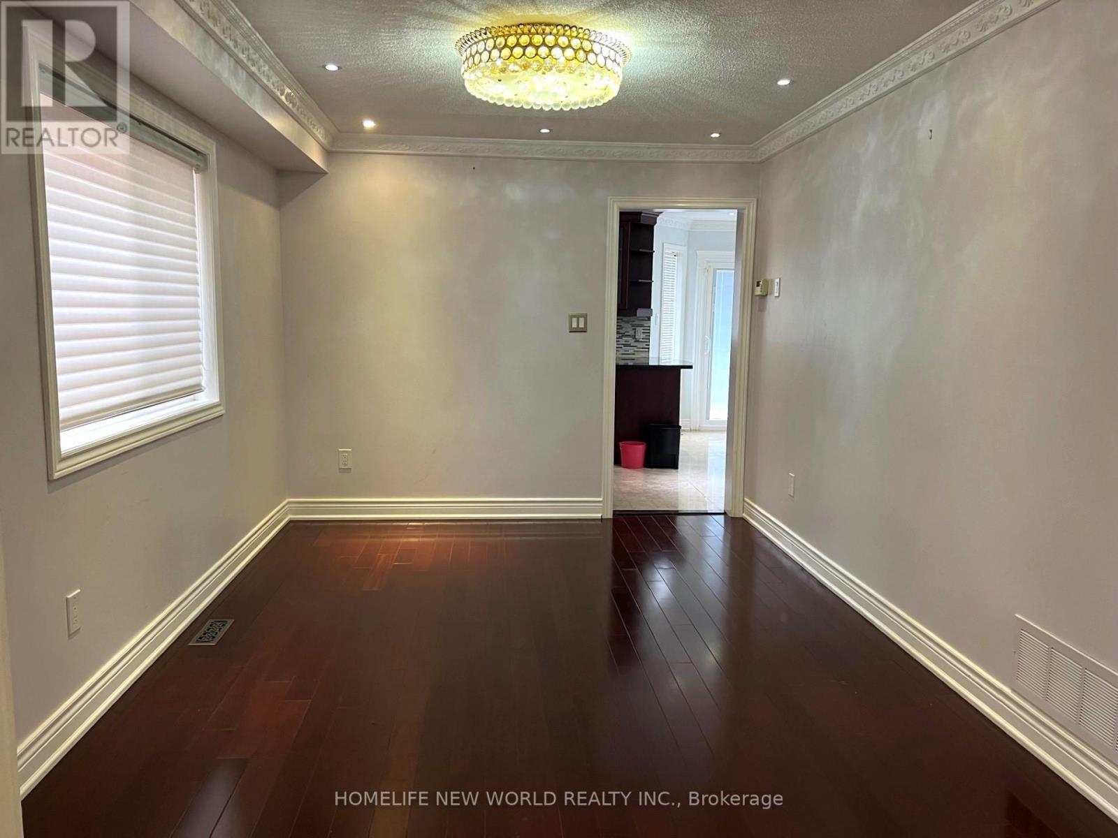 3498 Old Orchard Park Drive, Mississauga, Ontario  L5B 4E1 - Photo 8 - W11824338