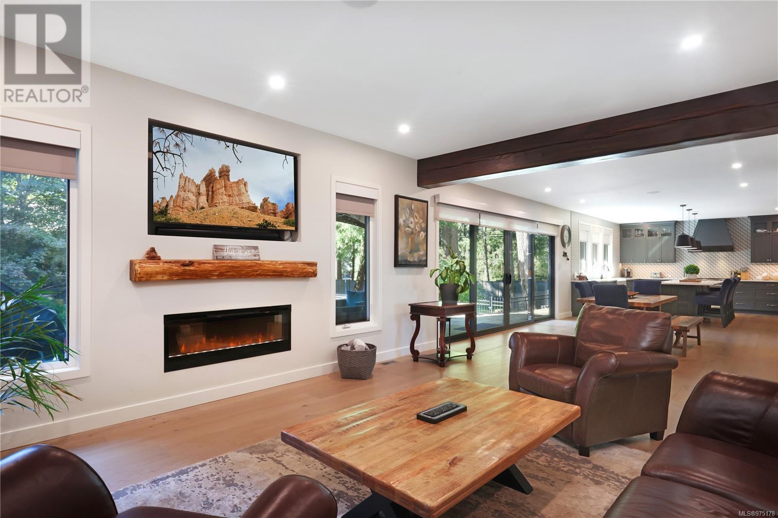 Property at 205 Mulholland Dr image 1