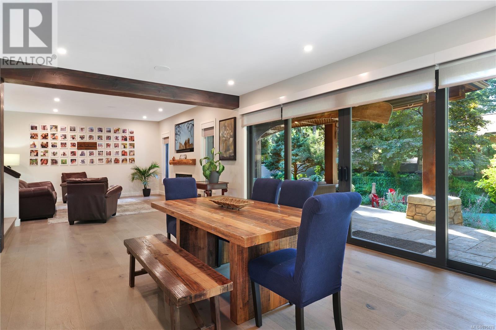 Property at 205 Mulholland Dr image 5