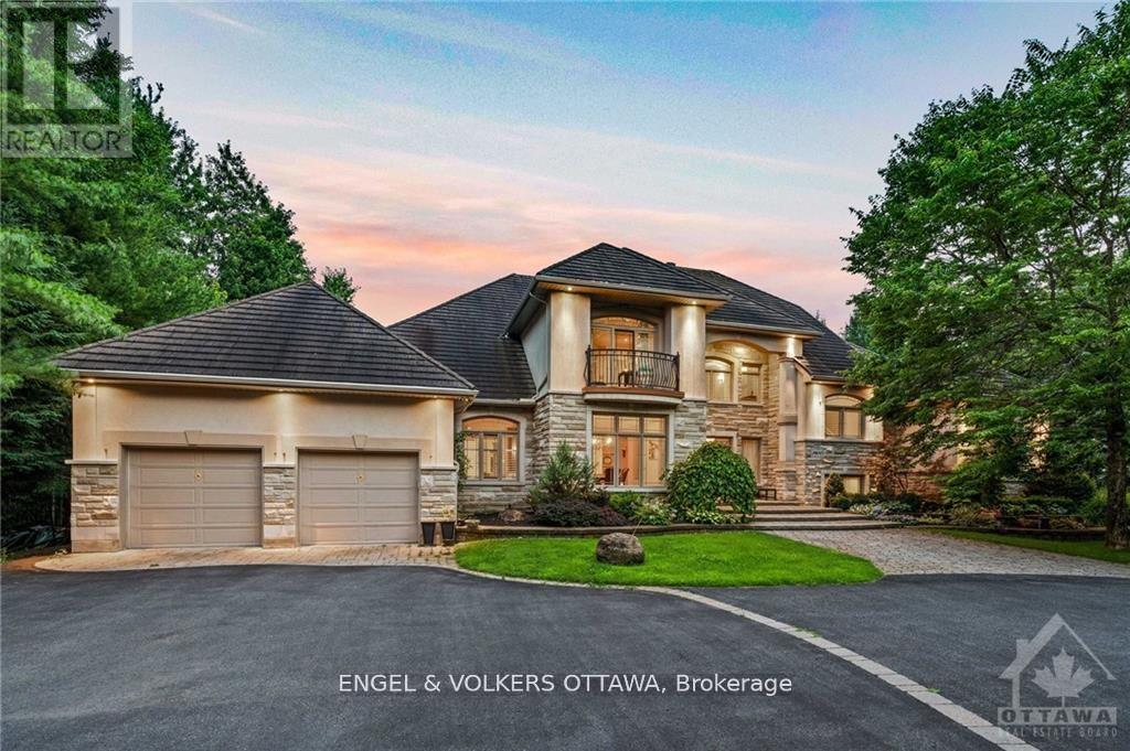 Property at 5800 QUEENSCOURT CRESCENT image 1