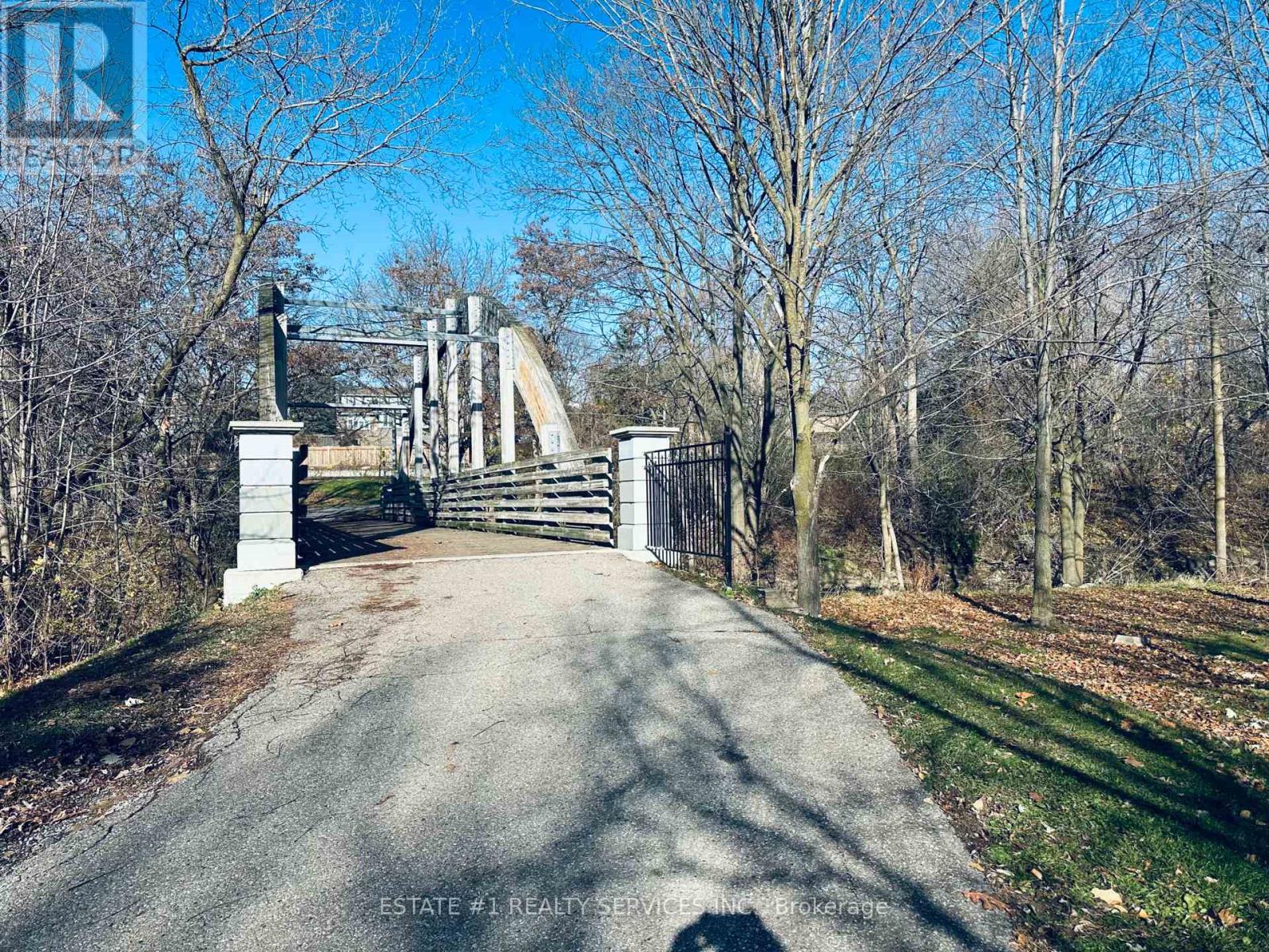 58 Parkview Place, Brampton, Ontario  L6W 2G2 - Photo 10 - W11824475